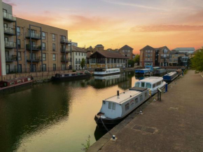 Unique Narrowboat in Town Centre Chelmsford Essex